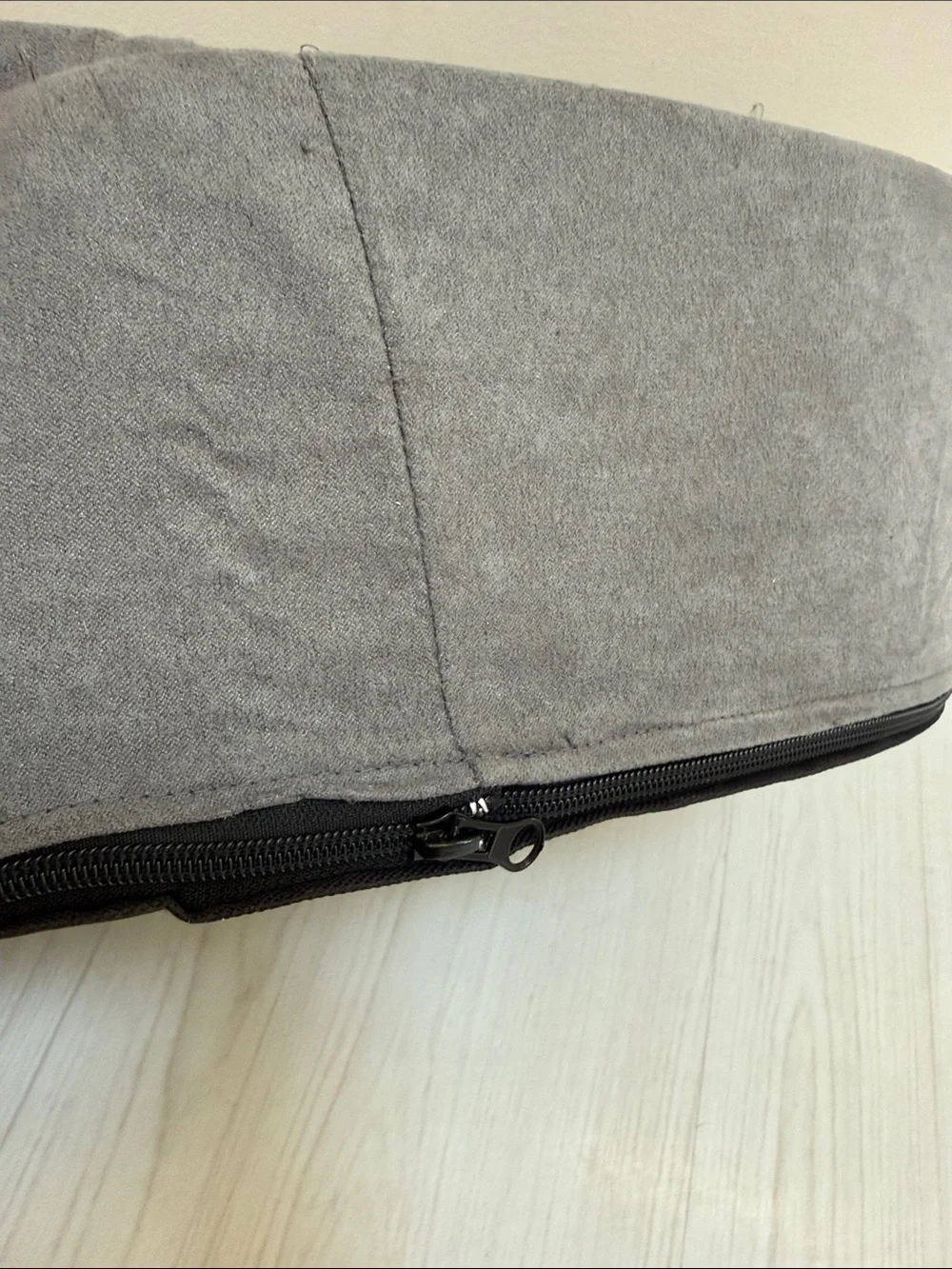 New Gray Faux Fur & Suede Oval Bed